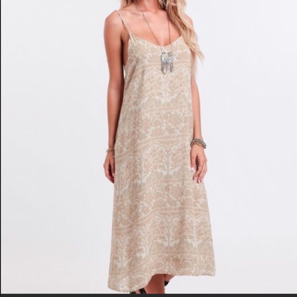 Novella Royale Fonda Midi Dress